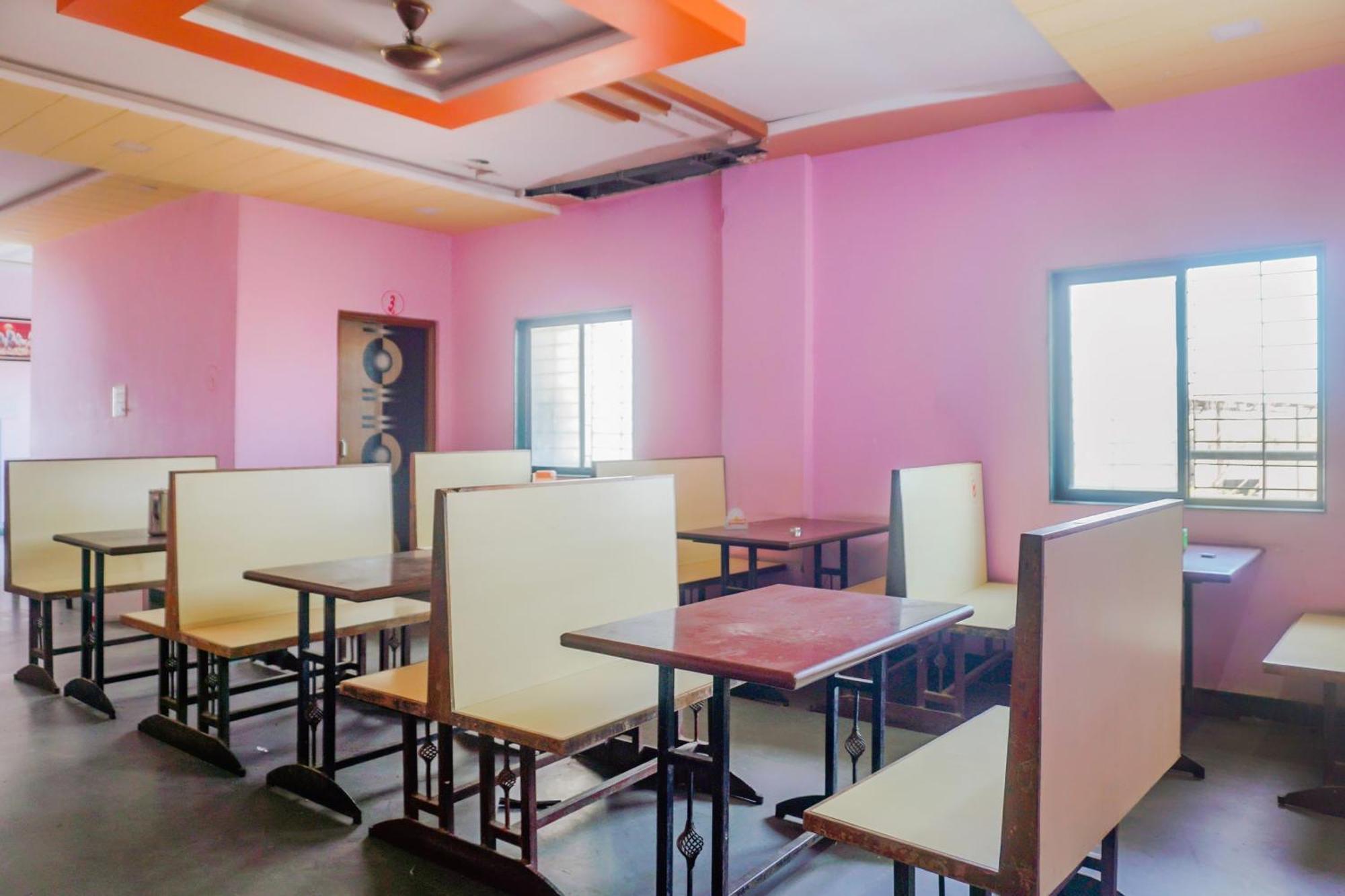 Spot On 79676 Hote Kinara Lodging And Restaurant Daund Exterior foto
