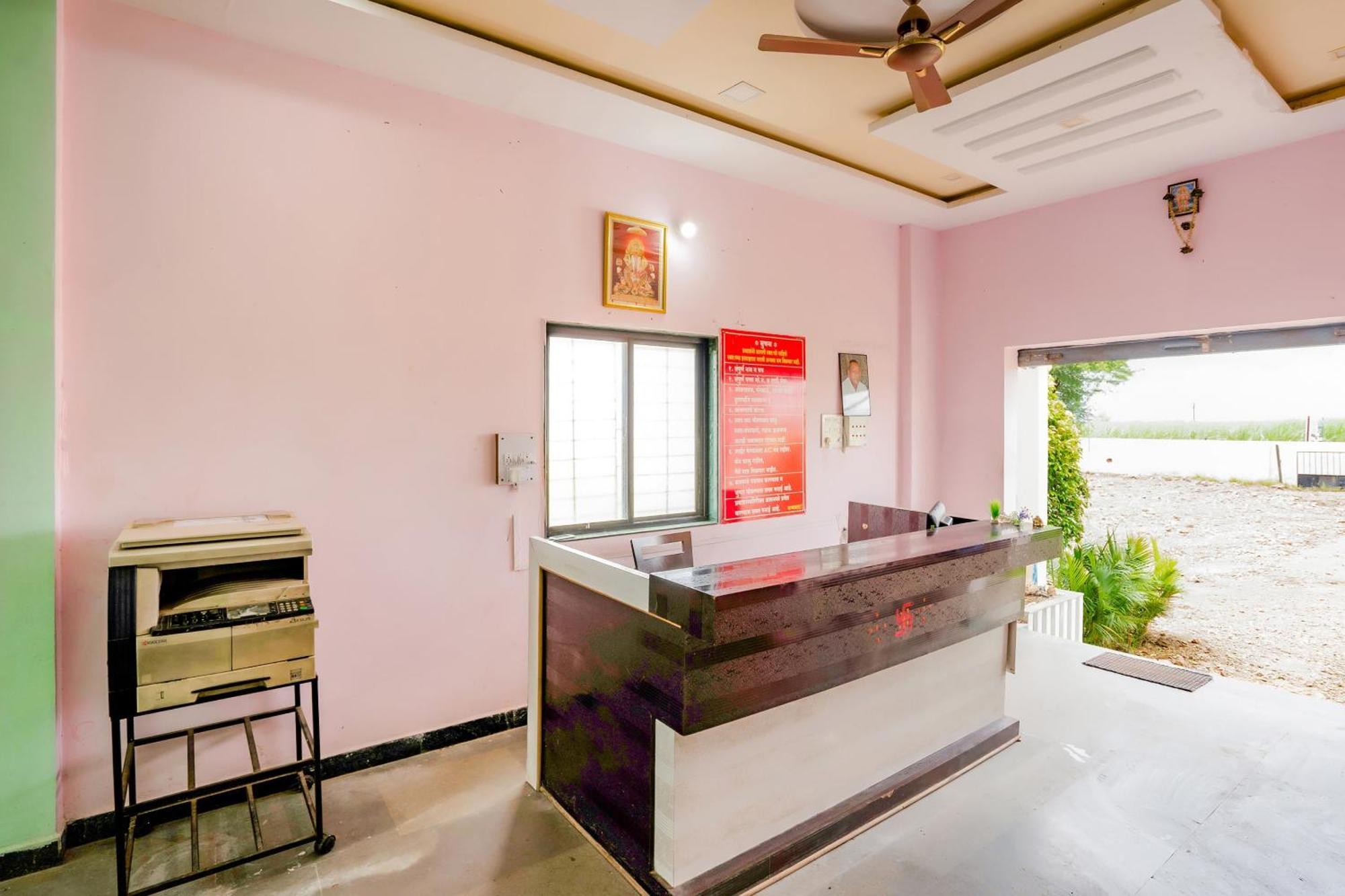 Spot On 79676 Hote Kinara Lodging And Restaurant Daund Exterior foto